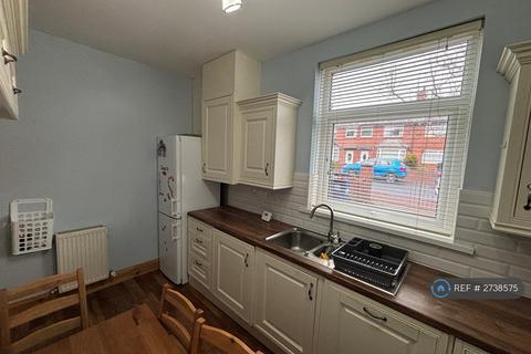3 bedroom semi-detached house to rent, Weldon Crescent, Newcastle Upon Tyne, NE7