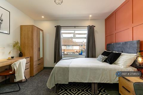1 bedroom in a house share to rent, Cheetham Road, Swinton, Manchester, M27