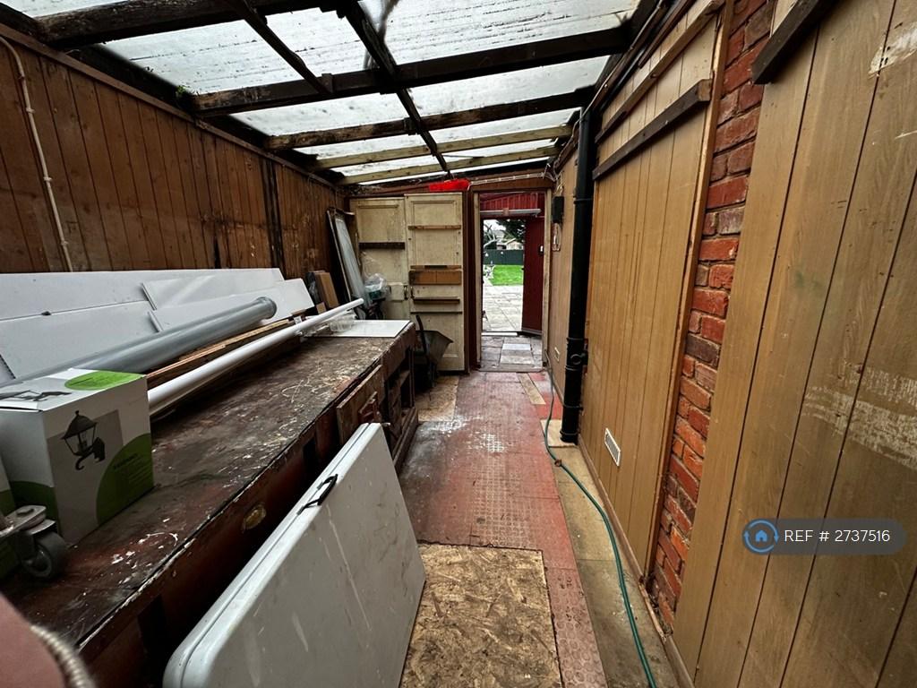 Garage/Storage