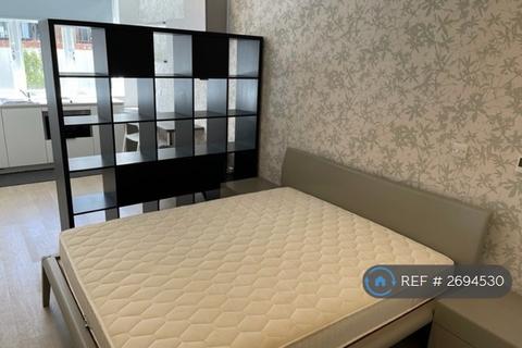 Studio to rent, Lymington Road, London, NW6