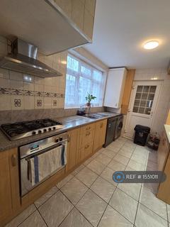 undefined, Chestnut Close, Hayes, UB3