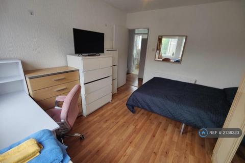 1 bedroom in a house share to rent, Holloway Road, London, N19