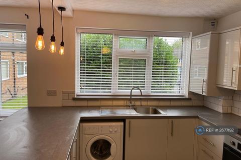 1 bedroom flat to rent, Whinbrook Court, Leeds, LS17