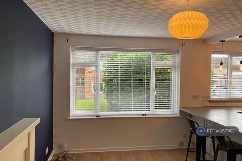 1 bedroom flat to rent, Whinbrook Court, Leeds, LS17