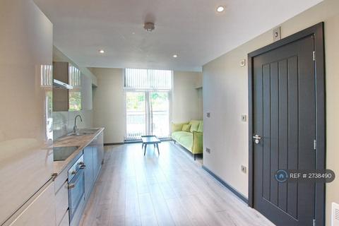 1 bedroom flat to rent, Stanningley Road, Leeds, LS13