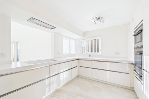 3 bedroom apartment for sale, Boscombe Overcliff Drive, Southbourne, Bournemouth, Dorset, BH5