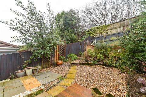 Boleyn Close, Crawley RH10