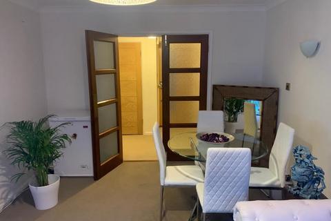 2 bedroom flat to rent, Overbury Road, POOLE BH14