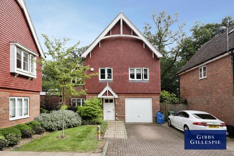 5 bedroom detached house to rent, Equus Close, Gerrards Cross, SL9