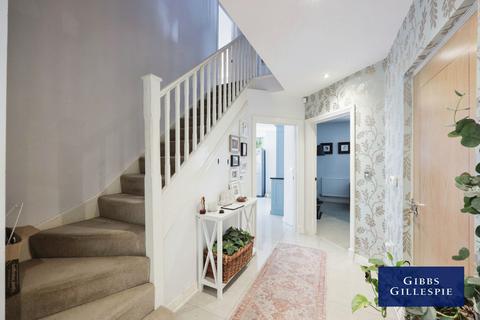 5 bedroom detached house to rent, Equus Close, Gerrards Cross, SL9