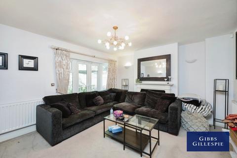 5 bedroom detached house to rent, Equus Close, Gerrards Cross, SL9