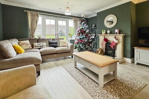 5 bedroom detached house to rent, Wansdyke Road, Great Bedwyn, SN8
