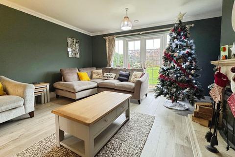 5 bedroom detached house to rent, Wansdyke Road, Great Bedwyn, SN8