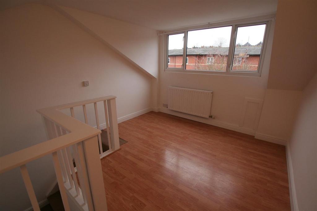 Portlandst,62topbedroom.JPG