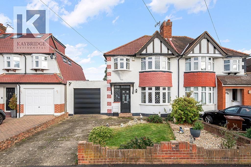 Walsingham Gardens, Epsom - KT19 0 LX