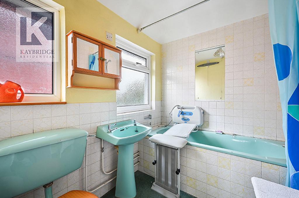 Walsingham Gardens, Epsom - KT19 0 LX
