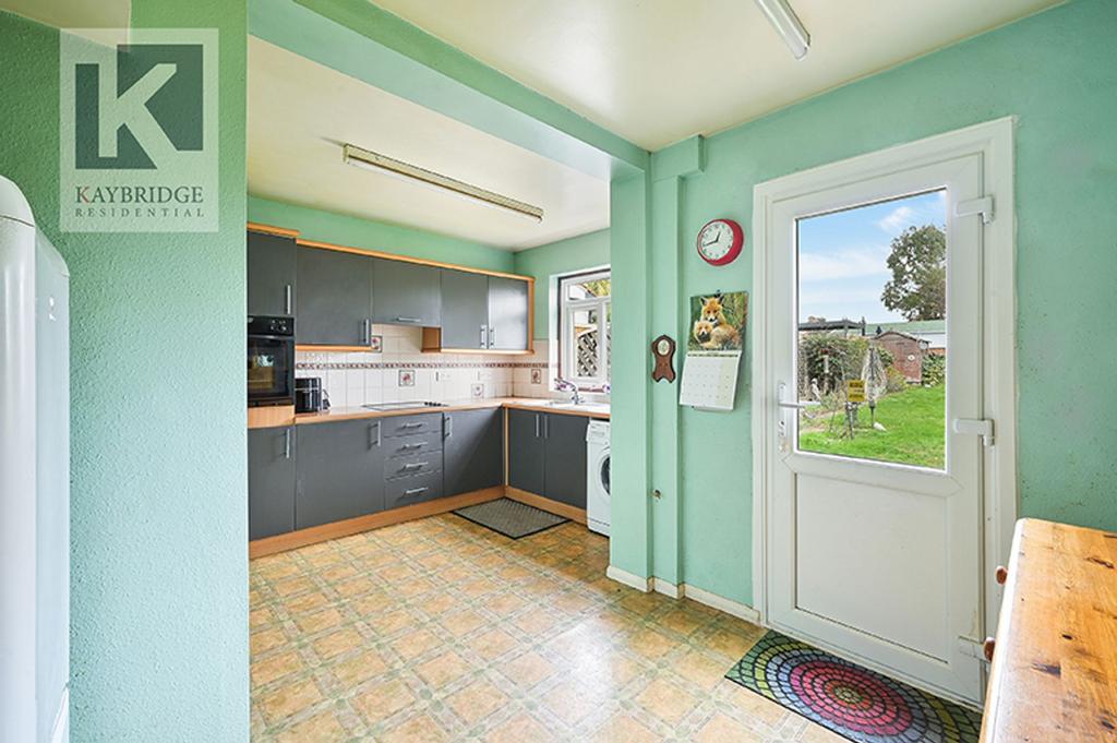 Walsingham Gardens, Epsom - KT19 0 LX