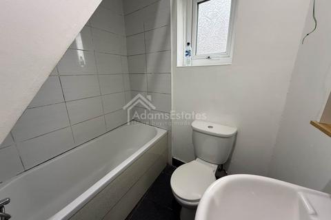 2 bedroom terraced house to rent, Warren Street, Dewsbury