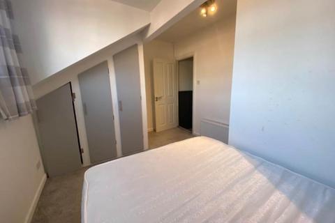 1 bedroom in a house share to rent, Salisbury View (Room 4), Leeds LS12