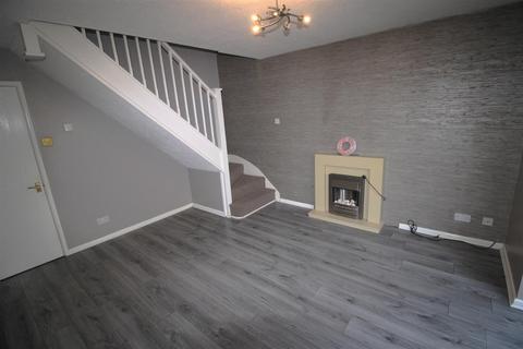2 bedroom semi-detached house to rent, Ashmores Close, Redditch