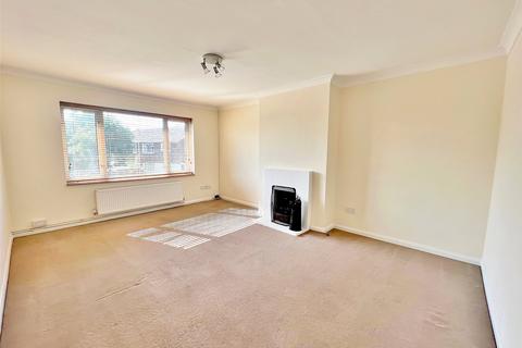 2 bedroom flat to rent, Braemar Way, West Sussex PO21