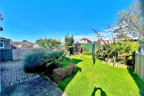 2 bedroom flat to rent, Braemar Way, West Sussex PO21