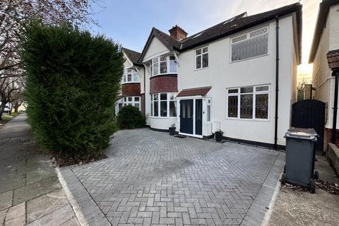 undefined, Woodlands Road, Isleworth, TW7