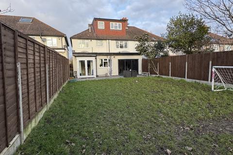 undefined, Woodlands Road, Isleworth, TW7