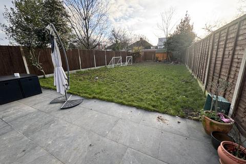 undefined, Woodlands Road, Isleworth, TW7