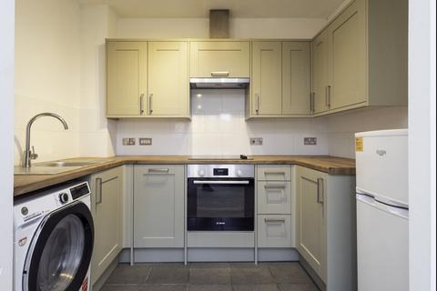 2 bedroom flat for sale, Aspects Court, Slough, SL1