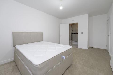 2 bedroom flat for sale, Aspects Court, Slough, SL1