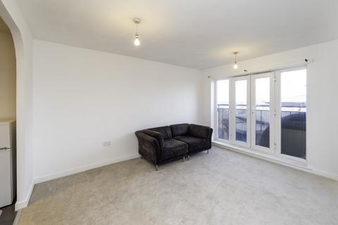 2 bedroom flat for sale, Aspects Court, Slough, SL1