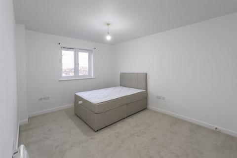 2 bedroom flat for sale, Aspects Court, Slough, SL1