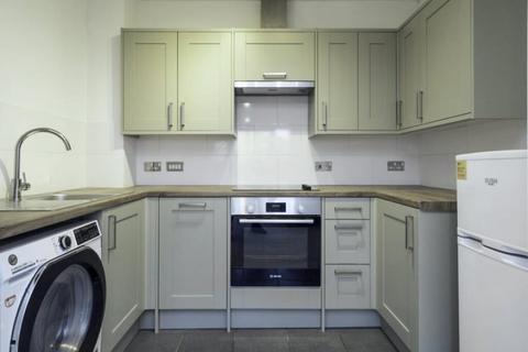 2 bedroom flat for sale, Aspects Court, Slough, SL1