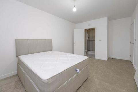 2 bedroom flat for sale, Aspects Court, Slough, SL1