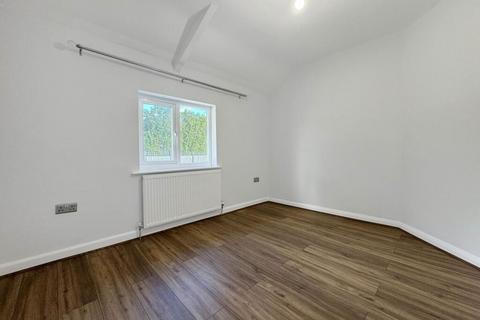 3 bedroom detached house to rent, Ashcroft Rise CR5