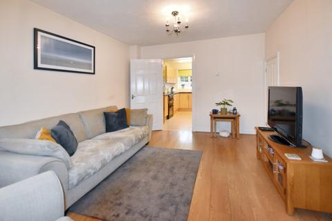 2 bedroom end of terrace house for sale, Cheshire Close, Stamford