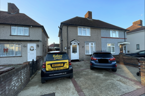 3 bedroom terraced house to rent, Lymington Road, Dagenham RM8