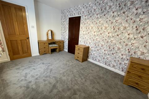 3 bedroom terraced house to rent, Lymington Road, Dagenham RM8