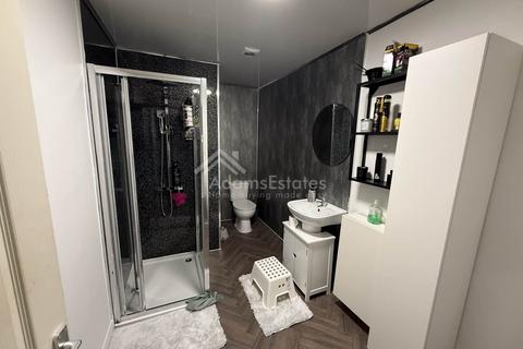 3 bedroom semi-detached house to rent, South Street, Dewsbury