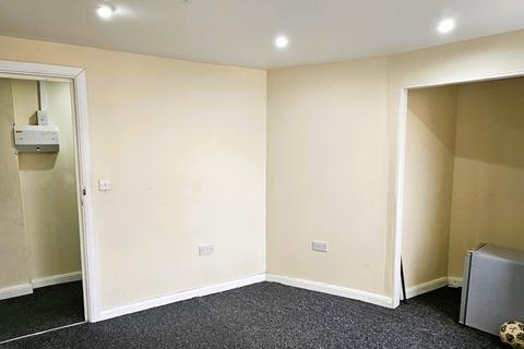 1 bedroom flat to rent, Western Road, Southall, UB2