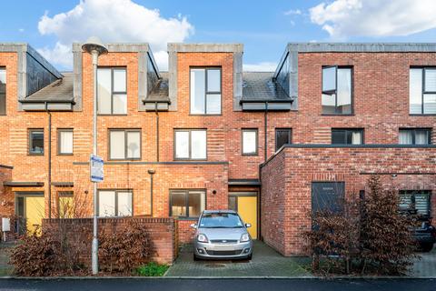 undefined, Reynard Way, Brentford, TW8