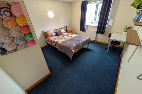 1 bedroom in a house share to rent, Russell Road, Nottingham NG7