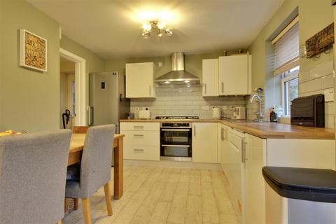 3 bedroom detached house for sale, Fairview Close, Beverley