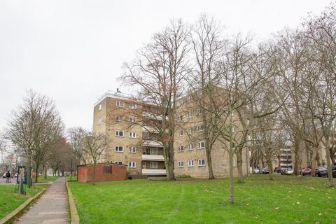 2 bedroom flat to rent, Highbury New Park, London, N5