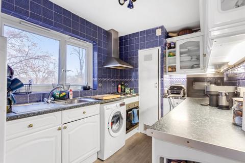 2 bedroom flat to rent, Highbury New Park, London, N5