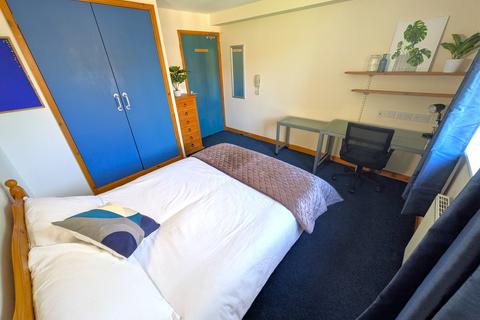 1 bedroom in a house share to rent, Russell Road, Nottingham NG7