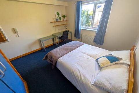 1 bedroom in a house share to rent, Russell Road, Nottingham NG7