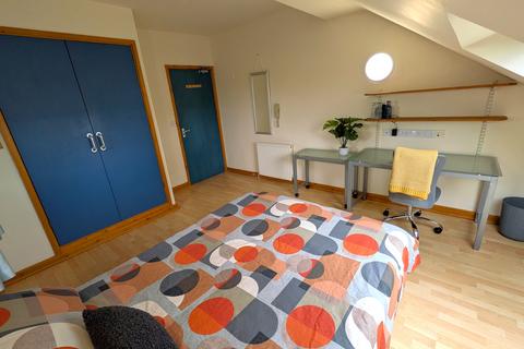 1 bedroom in a house share to rent, Russell Road, Nottingham NG7
