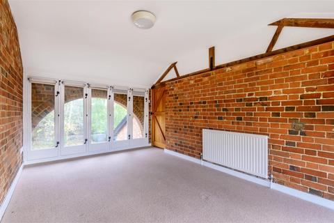 3 bedroom house to rent, Guileshill Lane, Ockham,
